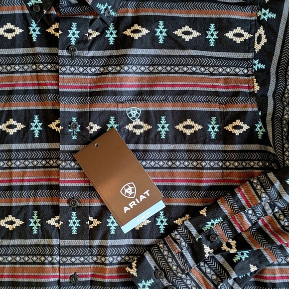 ARIAT‎ Men's Noland Classic Fit Aztec Southwest Shirt M
